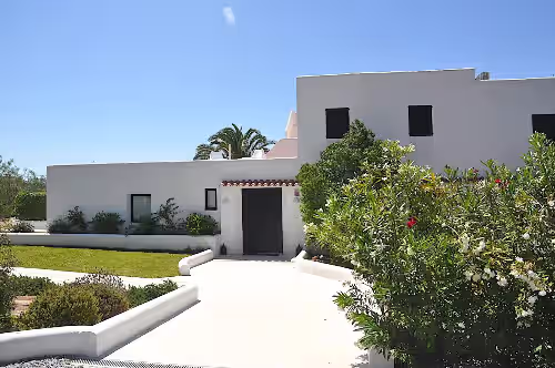 Fabulous luxury villa, family friendly, big garden, close to beaches, photo 2