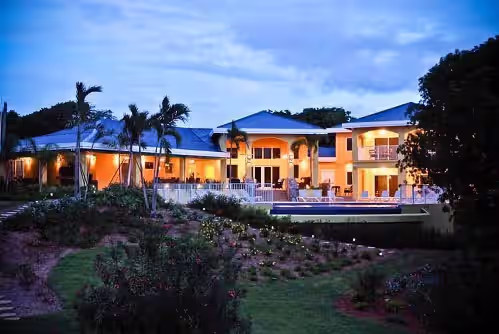 Caribbean Castaway - Ocean Front Villa Lush Property with Private Beach and Lagoon