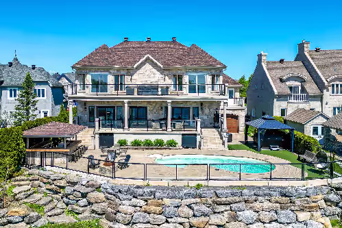 Luxury Riverfront Retreat: Perfect for Golf, Bachelorette & Friends’