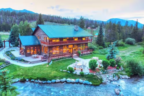 Waterfront, 10min>Ski, Spa, Game Rm, 3 car heat gr