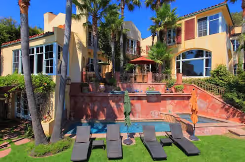 Stunning Malibu Oceanfront Estate w/ 2 Guesthouses, Pool, Tennis Court, photo 5
