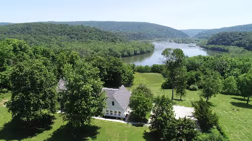 Blarney Estate: Indoor Pool and Unique River/Mountain View in Harpers Ferry, WV.
