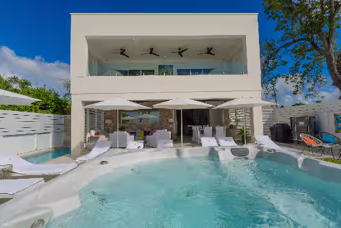 Luxury Beachfront Villa Cook & Housekeeper included, photo 3