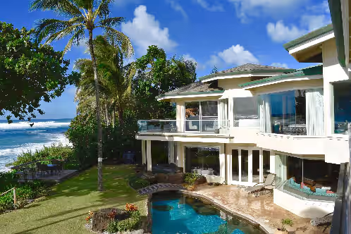 Beachfront Luxury Property with Pool, photo 3