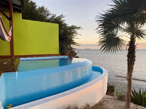 Villa with exceptional sea view, infinity pool and jacuzzi, direct sea access