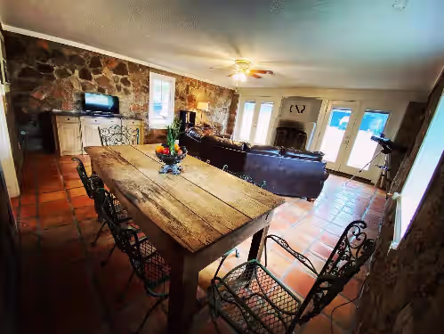 Dining at The Cattleman's Headquarters