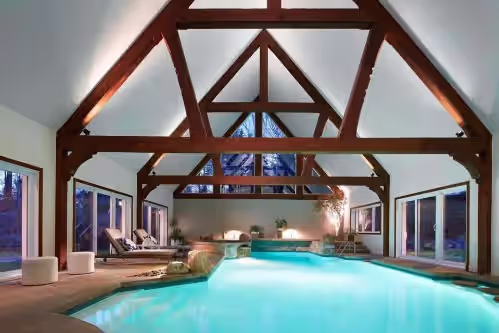 The Unique Manor | 9 bedrooms | Indoor Pool | Walk to Resort