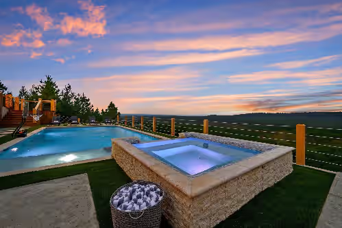 The Overlook w/ Outdoor Pool, EV Outlet, Unbelievable Views, photo 5