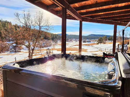 17 Acres of luxury, Comfort, & 2200sf Game Room / Movie Theater, photo 3