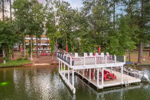 #1 rated overall Lake House in Eastern US, photo 3