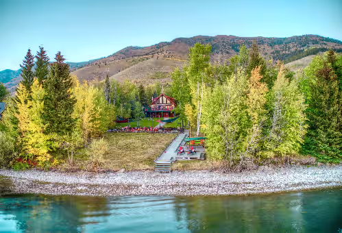 Luxury Lakefront Lodge-less than 15mins to Yellowstone-360 degree postcard views, photo 3