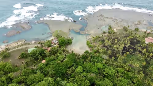 BEACH FRONT HOUSE SURROUNDED BY 2 PRIVATE BEACHES, photo 5