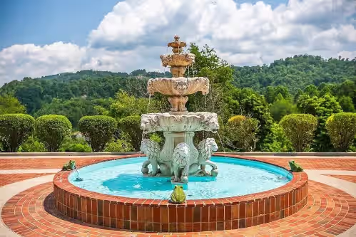 Kentucky's Majestic Mountaintop Estate: The Bluegrass Palace, photo 2