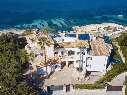 Villa Luna Suites