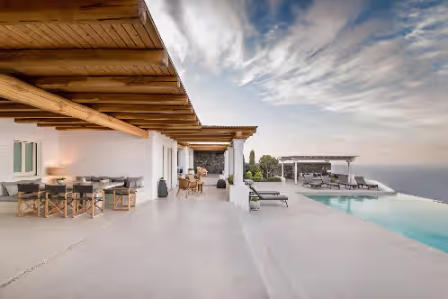 Luxury Villa in Imerovigli. 8 Bedrooms, accommodates 16 guests. Offers privacy, photo 5