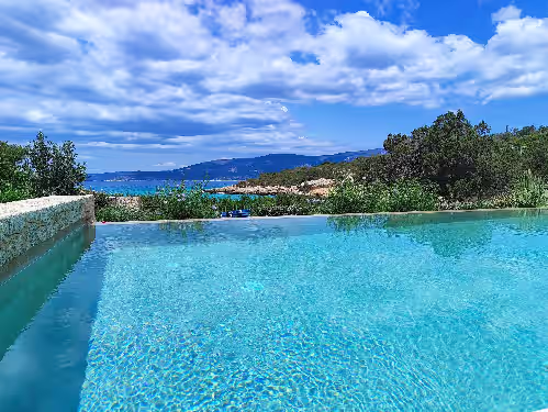 Exclusive Beachfront Villa with Swimming pool, photo 3