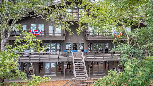 Exterior at Tannenbaum Lodge Beautiful Lakefront Lodge