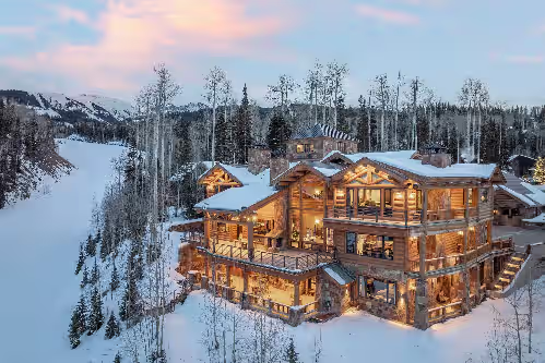 Sundance Lookout - Ski In/Out, 10 Bed, 17k Sq ft, 11 Fireplaces, Bowling Alley, Theater, Hot Tub, Butler Included!