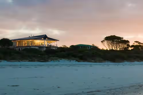 ISLAND BEACH LODGE BEACH FRONT OCEAN VIEWS, photo 2