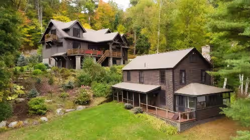 Lahinch Lodge - ADK Lakeside Lodge and Lakeside Cottage with 510' of waterfront, beach & island!