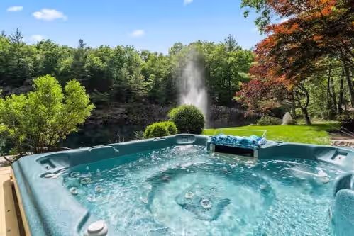NEW 2 Villas Private Quarry Oasis Sleeps 24, photo 2