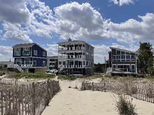 Piper's Paradise - Beachfront, Views, Sonos, Sauna, Tesla charger, Arcade