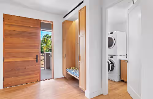 Maui Resort Rentals: 9 Total Bedrooms at Kaanapali Newest Luxury Residences, Steps from Beach & Resort Amenities, photo 5