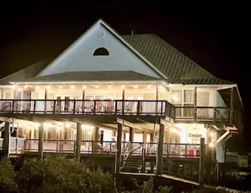 Majestic bayfront home. 450 pier w/ boat access, crabbing, fishing, & swimming.