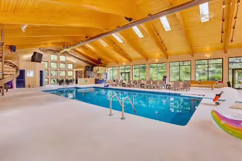 Stien Oasis: Heated Indoor Pool Oasis With Theater, Bar&Tennis Court.