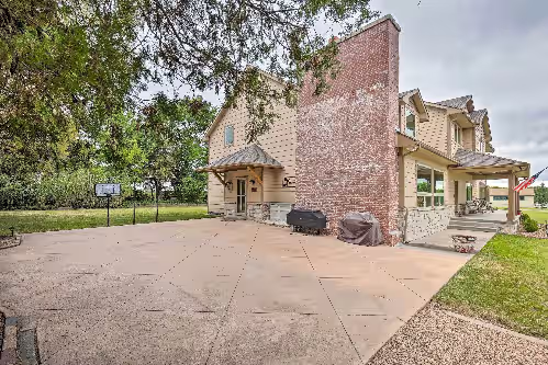 Massive Peck Home w/ Woods & Creek to Explore, photo 5