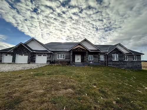 *Luxury Retreat* 100-Acre Estate With Indoor Pool in East Garafax Ontario, photo 3