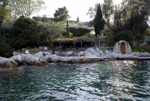 Beach Front, Romantic Escape, Breathtaking Views, 'Pieds dans L'eau', & More, photo 3