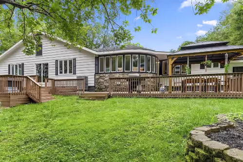 The Poconos Ranch - 6500 sqft★9BR!★Gorgeous Modern Ranch★Serene Backyard/Deck★Huge Game Room★PETS!