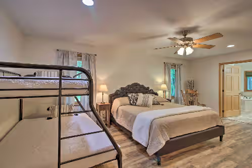 Spacious Verndale Home w/ Backyard Fire Pit, photo 3