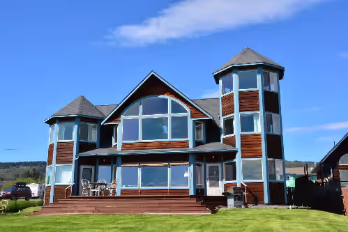 Seaside Lodge on Bishop's Beach with Spectacular views of Kachemak Bay!