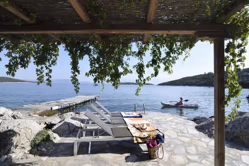 Beach Front, Romantic Escape, Breathtaking Views, 'Pieds dans L'eau', & More