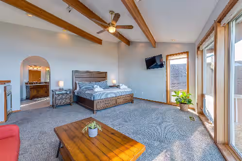 NEW 6400 SQFT BEACH MANSION, Ocean Views, Deck, Hot Tub, 3 Mins to Beach, Slp 25, photo 5