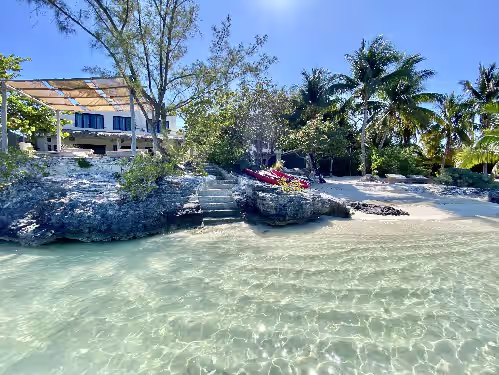 Casa Lola 7BR Stunning Luxury Beachfront, photo 3