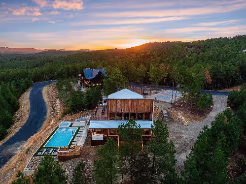 The Overlook w/ Outdoor Pool, EV Outlet, Unbelievable Views