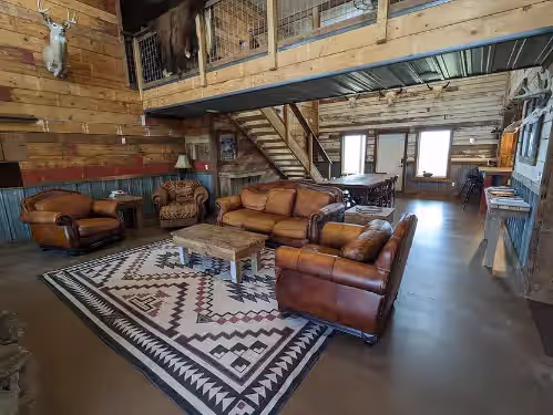 The Bison Ranch Lodge: rural seclusion on a real, working bison ranch, photo 4
