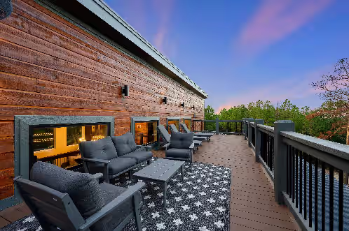 Rooftop Patio Fun New Luxury Cabin with Pool, Indoor 3-Story Slide, Pet Friendly, photo 5