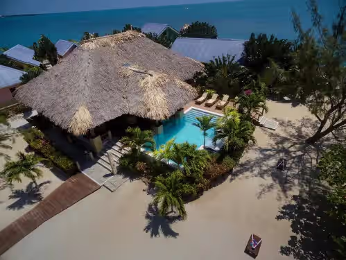 Little Harvest Caye, photo 2