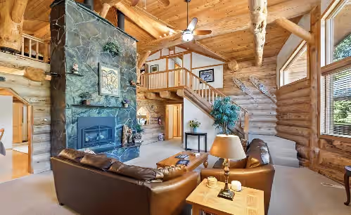 Bear Paw Lodge in Seward, Alaska :: Custom-Built Log Home, photo 3