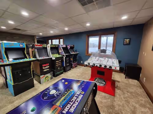 Lakefront Paradise *Indoor Pool* *Arcade*, photo 4