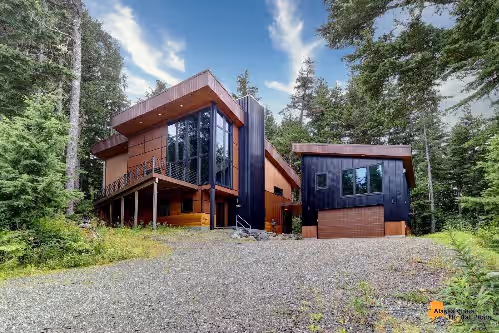 Luxury Modern Mountain Home 1/2 mile from Ski Resort