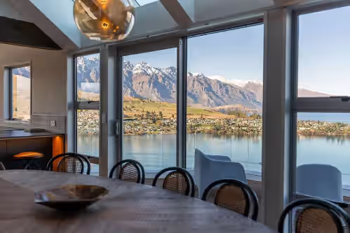 Castle Cliff Lodge, photo 2