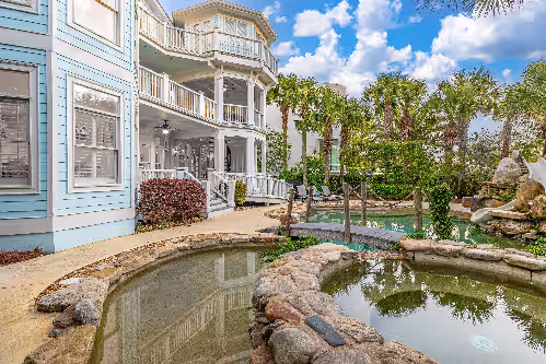 Fabulous Large Luxury Home with Pool and Multitude of Gathering Places! Handicap Friendly, photo 2