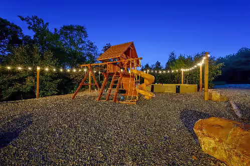 Pent Haus, Heated Pool (For A Fee),Creekside,Gameroom,Playset,Bunks,Pets, EV Outlet, photo 3
