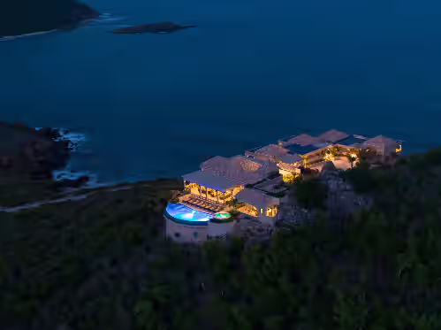 2024 Winner Vrbo's Vacation Rental of the Year: Villa Cin Cin!