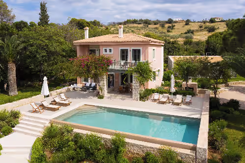 Exclusive Beachfront Villa with Swimming pool